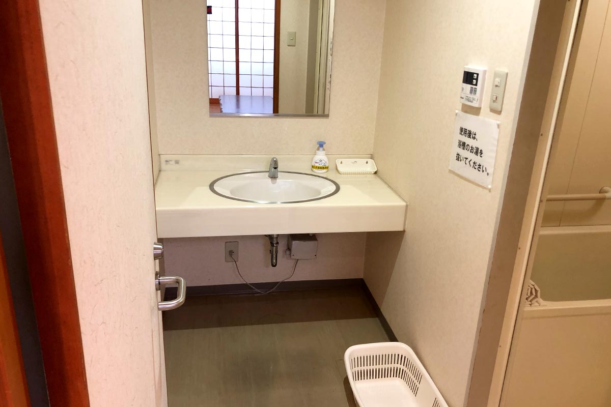 堺市立斎場でご遺族が利用する洗面台